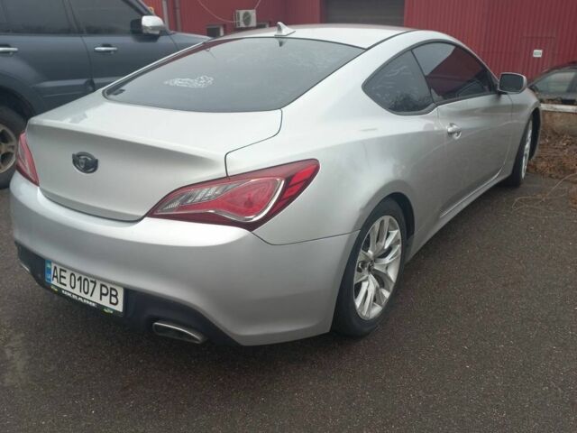 Серый Хендай Генезис, объемом двигателя 2 л и пробегом 140 тыс. км за 10200 $, фото 3 на Automoto.ua