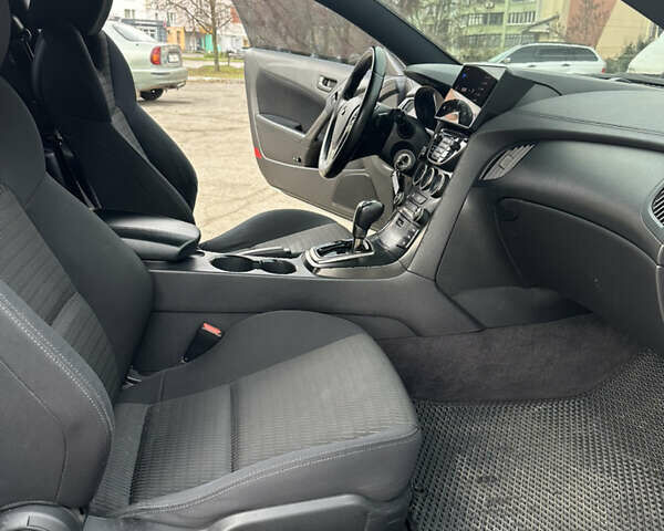 Сірий Хендай Генезис, об'ємом двигуна 2 л та пробігом 177 тис. км за 12900 $, фото 13 на Automoto.ua