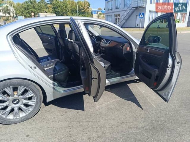 Серый Хендай Генезис, объемом двигателя 3.78 л и пробегом 205 тыс. км за 9500 $, фото 7 на Automoto.ua