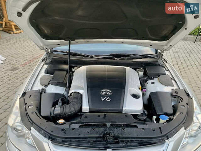 Серый Хендай Генезис, объемом двигателя 3.78 л и пробегом 271 тыс. км за 9999 $, фото 6 на Automoto.ua