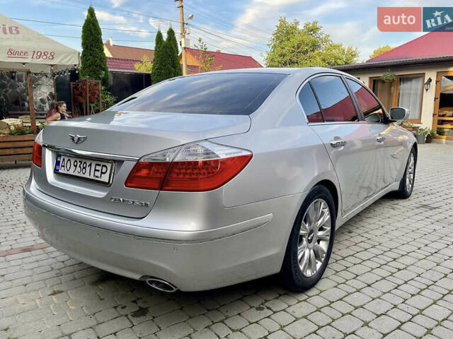 Серый Хендай Генезис, объемом двигателя 3.78 л и пробегом 271 тыс. км за 9999 $, фото 3 на Automoto.ua