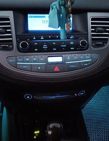 Сірий Хендай Генезис, об'ємом двигуна 3.78 л та пробігом 320 тис. км за 9800 $, фото 3 на Automoto.ua