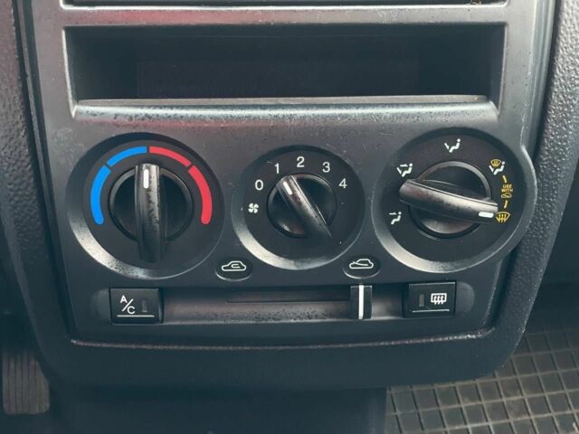 Белый Хендай Гетц, объемом двигателя 1.1 л и пробегом 140 тыс. км за 4400 $, фото 11 на Automoto.ua