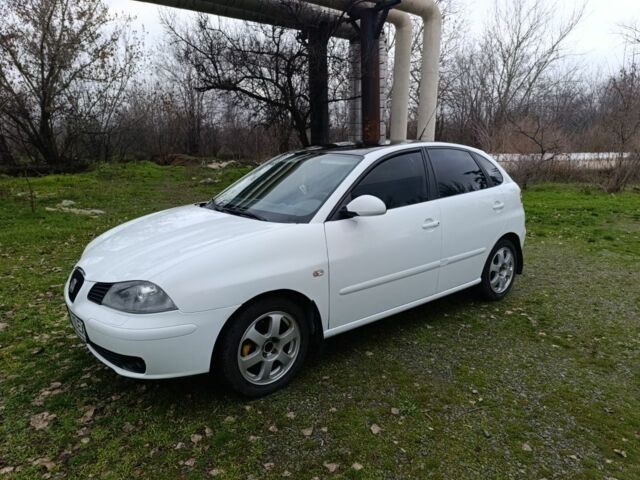 Білий Хендай Гетц, об'ємом двигуна 1.4 л та пробігом 205 тис. км за 3999 $, фото 12 на Automoto.ua