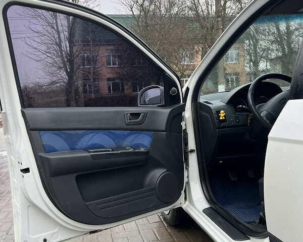 Білий Хендай Гетц, об'ємом двигуна 1.1 л та пробігом 206 тис. км за 4100 $, фото 2 на Automoto.ua