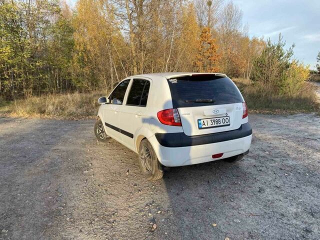 Белый Хендай Гетц, объемом двигателя 1.4 л и пробегом 220 тыс. км за 3200 $, фото 1 на Automoto.ua