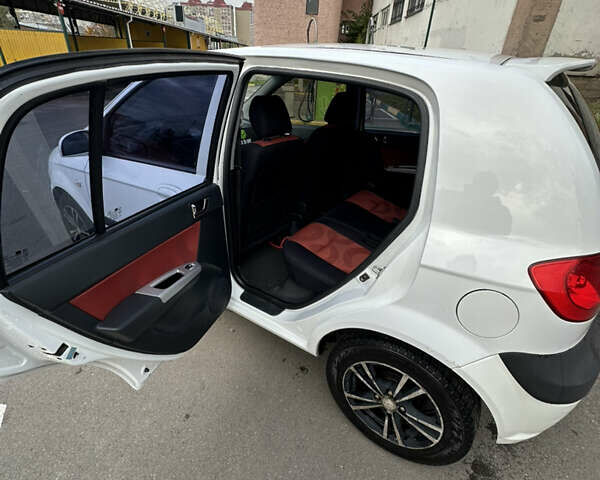 Хендай Гетц 2008 в Киеве на Automoto.ua Белый Хендай Гетц, объемом двигателя 1.4 л и пробегом 132 тыс. км за 5500 $, фото 5 на Automoto.ua