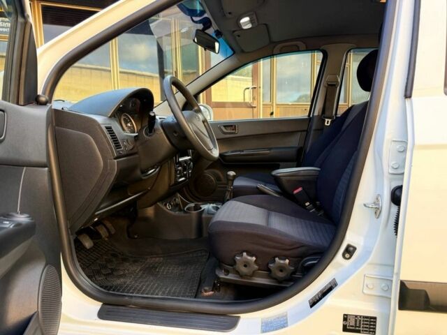 Білий Хендай Гетц, об'ємом двигуна 1.4 л та пробігом 159 тис. км за 5000 $, фото 7 на Automoto.ua