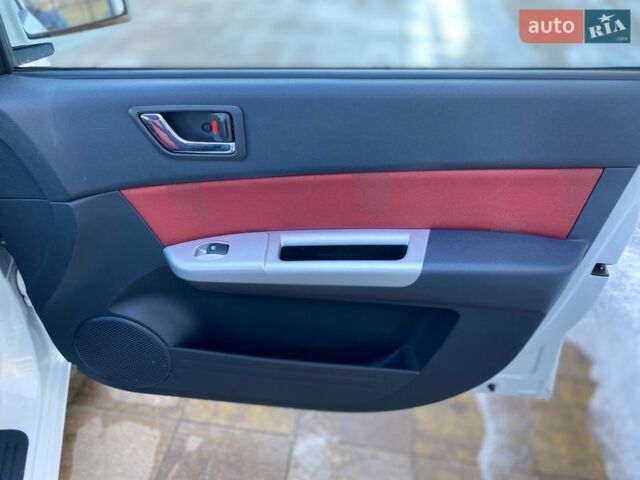 Білий Хендай Гетц, об'ємом двигуна 1.4 л та пробігом 107 тис. км за 5999 $, фото 26 на Automoto.ua