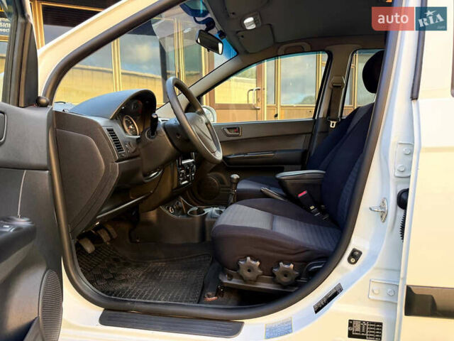 Белый Хендай Гетц, объемом двигателя 1.4 л и пробегом 159 тыс. км за 5000 $, фото 11 на Automoto.ua