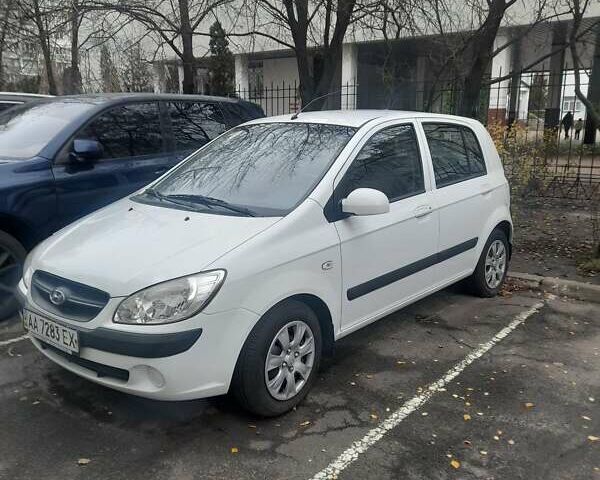 Белый Хендай Гетц, объемом двигателя 1.4 л и пробегом 120 тыс. км за 5000 $, фото 1 на Automoto.ua