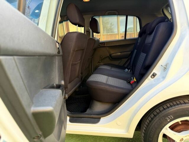 Білий Хендай Гетц, об'ємом двигуна 1.4 л та пробігом 159 тис. км за 5000 $, фото 11 на Automoto.ua