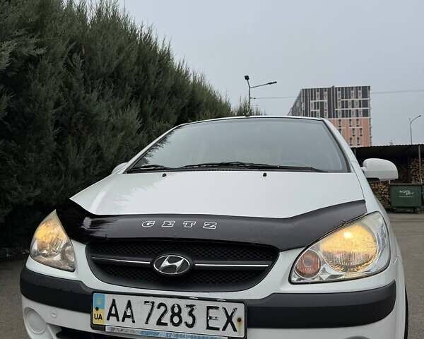 Белый Хендай Гетц, объемом двигателя 1.4 л и пробегом 121 тыс. км за 5900 $, фото 2 на Automoto.ua