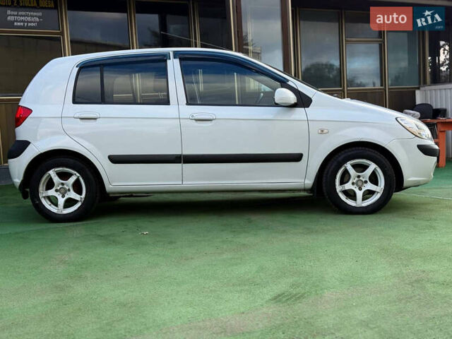 Белый Хендай Гетц, объемом двигателя 1.4 л и пробегом 159 тыс. км за 5000 $, фото 2 на Automoto.ua