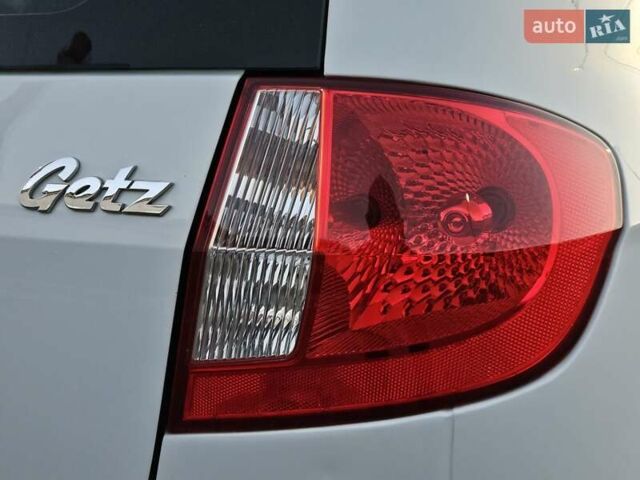 Белый Хендай Гетц, объемом двигателя 1.4 л и пробегом 100 тыс. км за 7000 $, фото 22 на Automoto.ua