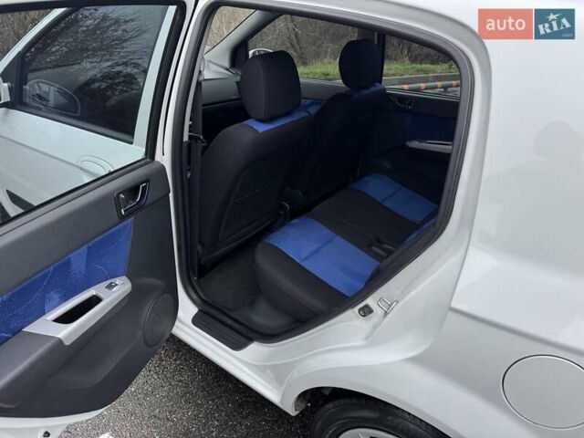 Белый Хендай Гетц, объемом двигателя 1.4 л и пробегом 67 тыс. км за 7500 $, фото 23 на Automoto.ua