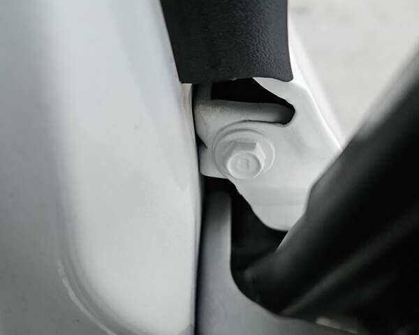 Белый Хендай Гетц, объемом двигателя 1.4 л и пробегом 100 тыс. км за 7000 $, фото 82 на Automoto.ua