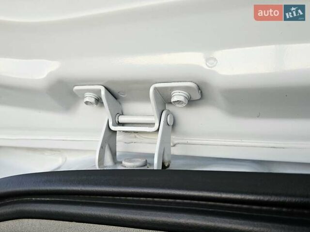 Белый Хендай Гетц, объемом двигателя 1.4 л и пробегом 100 тыс. км за 7000 $, фото 46 на Automoto.ua