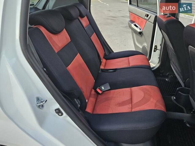 Белый Хендай Гетц, объемом двигателя 1.4 л и пробегом 100 тыс. км за 7000 $, фото 71 на Automoto.ua