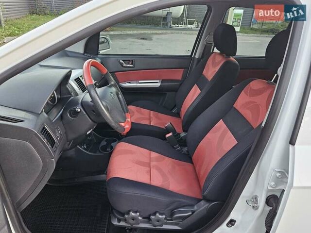 Белый Хендай Гетц, объемом двигателя 1.4 л и пробегом 100 тыс. км за 7000 $, фото 55 на Automoto.ua