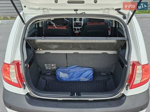 Белый Хендай Гетц, объемом двигателя 1.4 л и пробегом 100 тыс. км за 7000 $, фото 44 на Automoto.ua