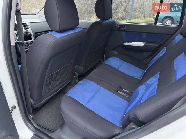 Белый Хендай Гетц, объемом двигателя 1.4 л и пробегом 67 тыс. км за 7500 $, фото 17 на Automoto.ua