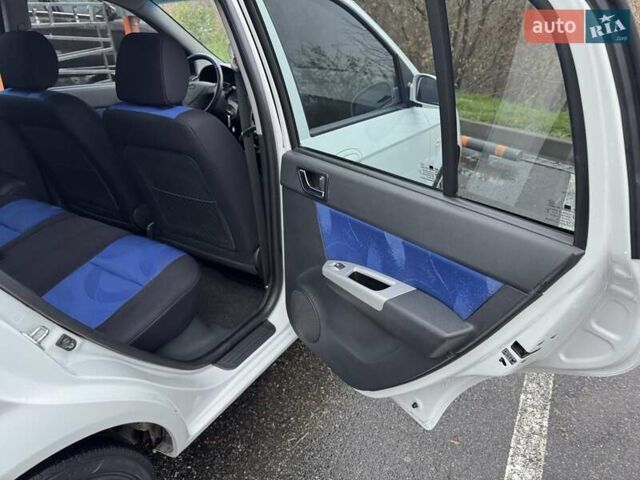 Белый Хендай Гетц, объемом двигателя 1.4 л и пробегом 67 тыс. км за 7500 $, фото 20 на Automoto.ua
