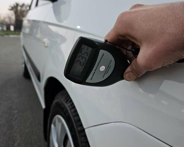 Белый Хендай Гетц, объемом двигателя 1.4 л и пробегом 100 тыс. км за 7000 $, фото 116 на Automoto.ua