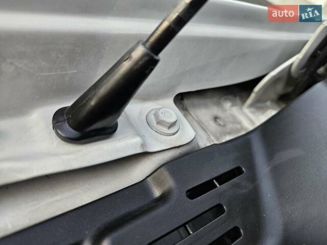 Белый Хендай Гетц, объемом двигателя 1.4 л и пробегом 100 тыс. км за 7000 $, фото 42 на Automoto.ua