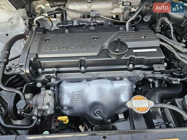 Белый Хендай Гетц, объемом двигателя 1.4 л и пробегом 100 тыс. км за 7000 $, фото 36 на Automoto.ua