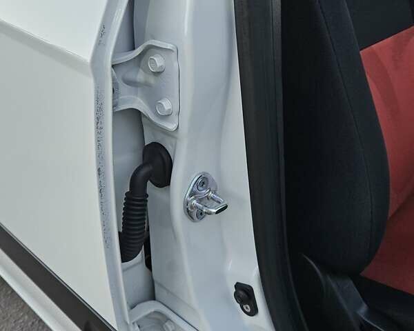 Белый Хендай Гетц, объемом двигателя 1.4 л и пробегом 100 тыс. км за 7000 $, фото 84 на Automoto.ua