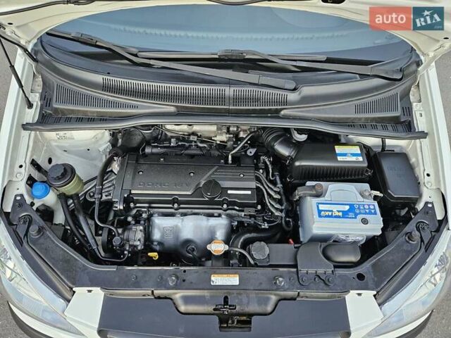 Белый Хендай Гетц, объемом двигателя 1.4 л и пробегом 100 тыс. км за 7000 $, фото 34 на Automoto.ua