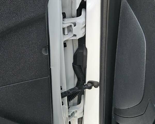 Белый Хендай Гетц, объемом двигателя 1.4 л и пробегом 100 тыс. км за 7000 $, фото 67 на Automoto.ua