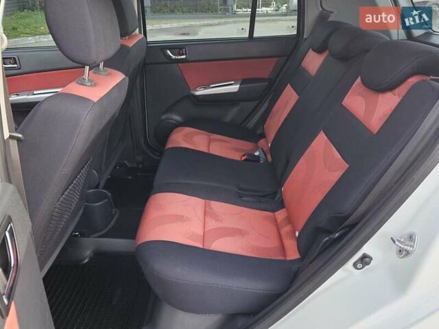 Белый Хендай Гетц, объемом двигателя 1.4 л и пробегом 100 тыс. км за 7000 $, фото 68 на Automoto.ua