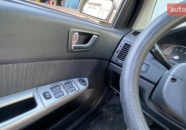 Бежевый Хендай Гетц, объемом двигателя 1.4 л и пробегом 177 тыс. км за 4990 $, фото 6 на Automoto.ua