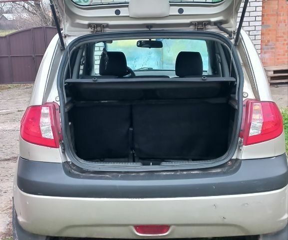 Бежевый Хендай Гетц, объемом двигателя 1.4 л и пробегом 180 тыс. км за 1900 $, фото 3 на Automoto.ua