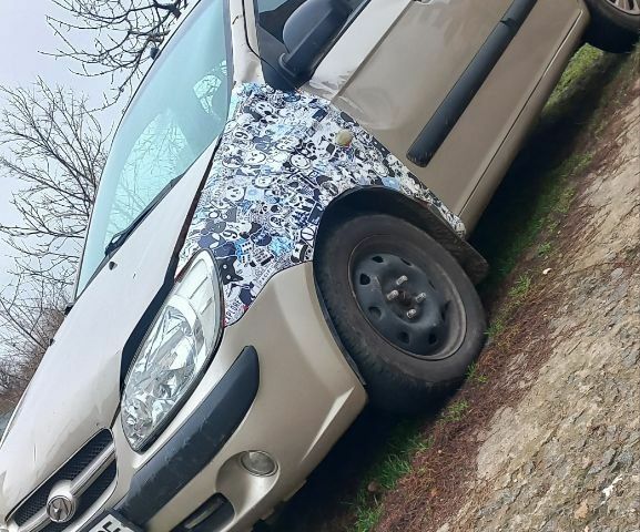 Бежевый Хендай Гетц, объемом двигателя 1.4 л и пробегом 180 тыс. км за 1900 $, фото 5 на Automoto.ua