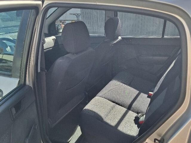 Бежевый Хендай Гетц, объемом двигателя 1.1 л и пробегом 202 тыс. км за 3950 $, фото 7 на Automoto.ua