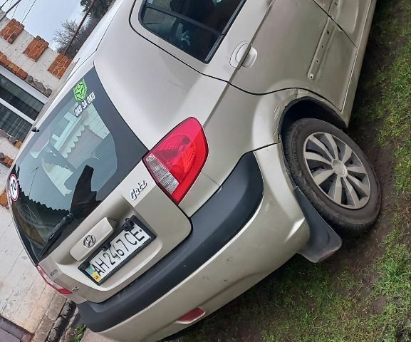 Бежевый Хендай Гетц, объемом двигателя 1.4 л и пробегом 180 тыс. км за 1900 $, фото 6 на Automoto.ua