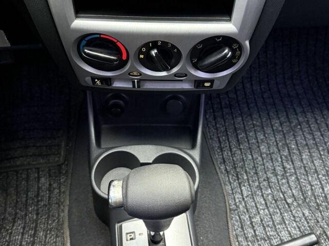 Бежевый Хендай Гетц, объемом двигателя 1.6 л и пробегом 220 тыс. км за 5600 $, фото 11 на Automoto.ua