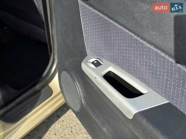 Бежевый Хендай Гетц, объемом двигателя 1.4 л и пробегом 171 тыс. км за 5999 $, фото 52 на Automoto.ua