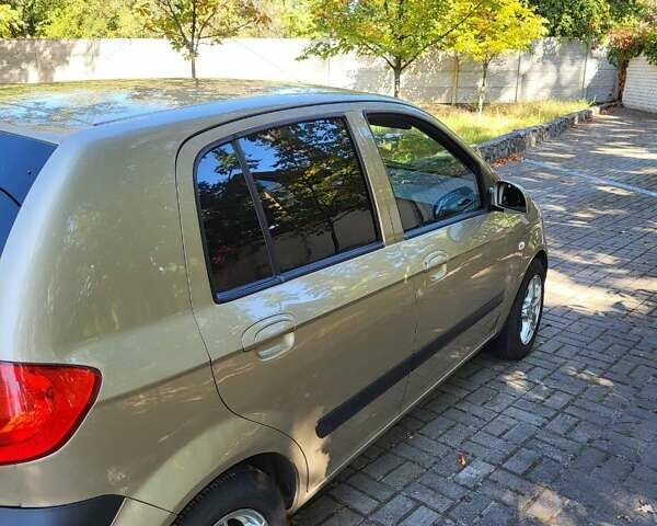 Бежевий Хендай Гетц, об'ємом двигуна 1.4 л та пробігом 148 тис. км за 7000 $, фото 2 на Automoto.ua