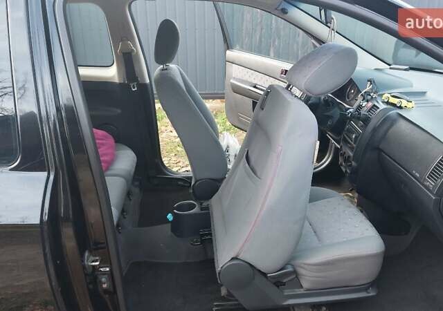 Черный Хендай Гетц, объемом двигателя 1.09 л и пробегом 247 тыс. км за 3700 $, фото 8 на Automoto.ua