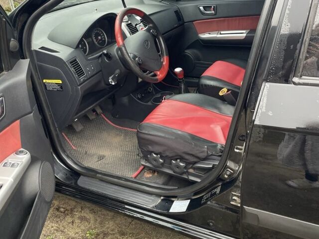 Черный Хендай Гетц, объемом двигателя 1.5 л и пробегом 300 тыс. км за 3800 $, фото 5 на Automoto.ua