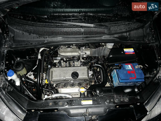 Черный Хендай Гетц, объемом двигателя 1.1 л и пробегом 138 тыс. км за 4500 $, фото 13 на Automoto.ua