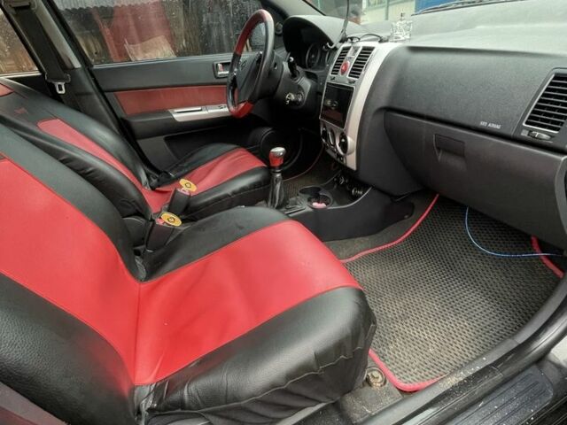 Черный Хендай Гетц, объемом двигателя 1.5 л и пробегом 300 тыс. км за 3800 $, фото 1 на Automoto.ua