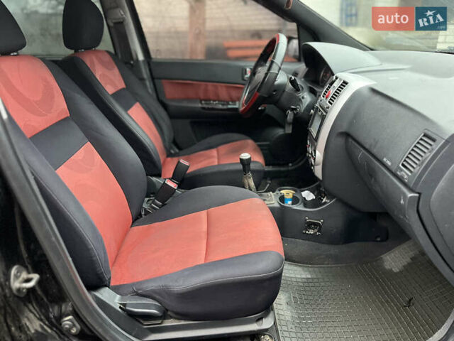 Черный Хендай Гетц, объемом двигателя 1.6 л и пробегом 330 тыс. км за 2900 $, фото 14 на Automoto.ua