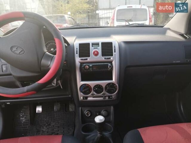 Чорний Хендай Гетц, об'ємом двигуна 1.4 л та пробігом 182 тис. км за 4500 $, фото 5 на Automoto.ua
