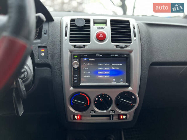 Черный Хендай Гетц, объемом двигателя 1.6 л и пробегом 330 тыс. км за 2900 $, фото 10 на Automoto.ua