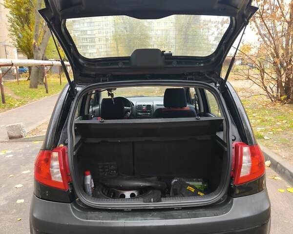 Черный Хендай Гетц, объемом двигателя 1.1 л и пробегом 220 тыс. км за 3300 $, фото 4 на Automoto.ua